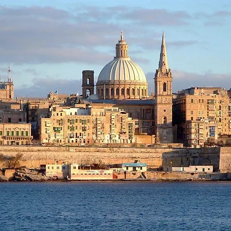 Modern-luxury In Tigne Point W/ Pool, Location Σλιέμα