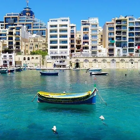Modern-luxury In Tigne Point W/ Pool, Location Διαμέρισμα