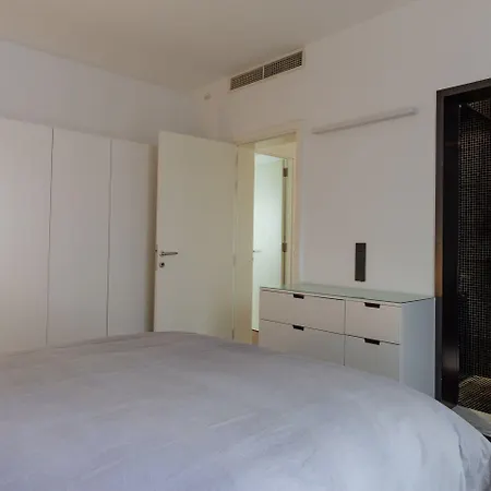 Modern-luxury In Tigne Point W/ Pool, Location Σλιέμα
