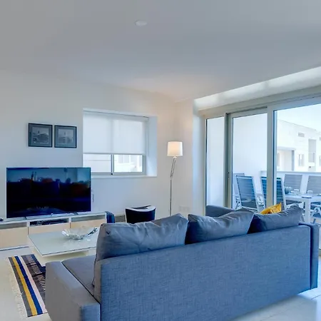 Modern-luxury In Tigne Point W/ Pool, Location * Σλιέμα