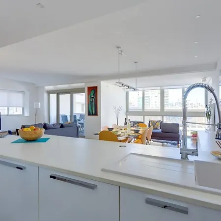 Modern-luxury In Tigne Point W/ Pool, Location * Σλιέμα