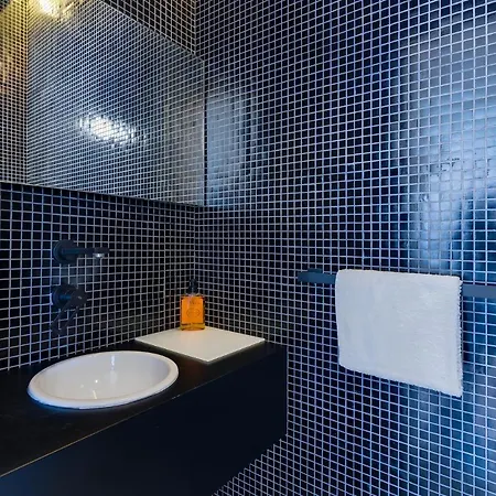 Modern-luxury In Tigne Point W/ Pool, Location Διαμέρισμα
