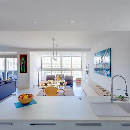 Modern-luxury In Tigne Point W/ Pool, Location Διαμέρισμα *