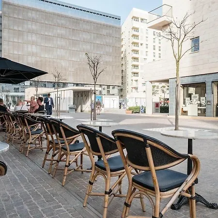 Modern-luxury In Tigne Point W/ Pool, Location Sliema