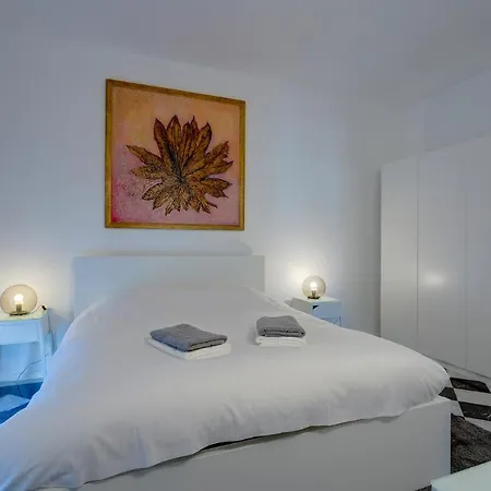 Modern-luxury In Tigne Point W/ Pool, Location *